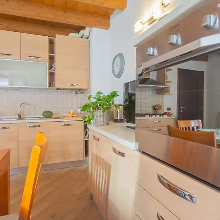 Luini 7 By Rent Como