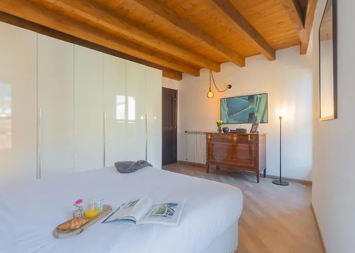 Luini 7 By Rent Apartment *